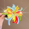 Detailansicht einer bunten Plüschblumen-Haarklammer mit leuchtenden LED-Lichtern - LED Leuchtender Handgefertigter Blumenstil (22#) / Blau-Rot-Grün