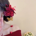 Elegante rote Spinnenlilie-Haarklammer mit goldenem Schmetterlingsquasten und Perlen. - Schmetterlingsquaste Spinnenlilien-Stil (25#) / Gold-Rot