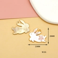 Vista detallada del colgante de conejo de esmalte blanco con medidas 25x20mm y peso 2g - Conejo Corriendo (Estilo 4)