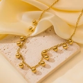 Elegante collar de bolas chapado en oro de 18K sobre seda con diseño minimalista - Collar de 13 Cuentas / Dorado