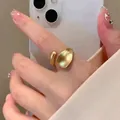 Matter goldener Schleifenring mit minimalistischem flüssigem Design und Zirkonia-Details - Gold Minimalistischer Irregulärer Offen Stil (J1073)