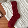 Warme weinrote Woll-Strickstrümpfe für Damen mit Rippenmuster und winterlichem Thermodesign - Klassischer Zopfstrick-Stil