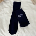 Dunkelblaue Baumwollsocken mit Rippenstruktur und minimalistischer weißer Welpenstickerei - Marineblau