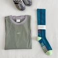 Calze a compressione sportiva blu pavone e verde neon con top grigio a maniche lunghe - Taglia unica / Verde petrolio