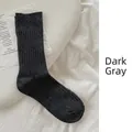 Dunkelgraue mittelhohe Rippstrick-Socken im minimalistischen Stil für Damen oder Unisex - Einheitsgröße / Dunkelgrau