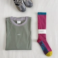 Calze a compressione sportiva donna color rosso rosa con dettagli a contrasto blu e gialli - Taglia unica / Prugna