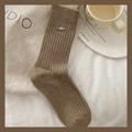 Kaffeebraune gerippte Socken mit süßem weißen Schleifen-Emblem aus weicher Baumwolle - Einheitsgröße / Kaffeebraun