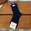 Calzino blu scuro in cotone pettinato con trama a quadri e ricamo con orsetto - Etichetta a Quadri (25111 Blu Scuro Orso Mela)