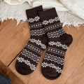 Dicke Wollsocken für Damen in Kaffeebraun mit klassischem Fair-Isle-Schneeflockenmuster - Kaffeebraun