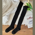 Chaussettes noires au-dessus du genou avec texture côtelée pour femmes, style hivernal - Taille unique / Noir