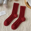 Calcetines clásicos burdeos de punto de ochos en cálida mezcla de lana para invierno - Retorcido