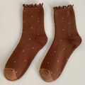 Calze termiche da donna marrone caffè con pois beige e bordi decorati a volant fini - Taglia unica / caffè