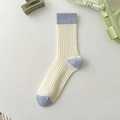 Calze a metà polpaccio in cotone crema e grigio-blu, design bicolore con texture a coste - Taglia unica / Viola Crema