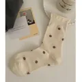 Calze a metà polpaccio in maglia crema con motivo a pois marroni in stile vintage giapponese - Pois con Volant