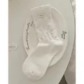 Chaussettes en coton blanc à pois gris avec étiquette tissée lettrée I dig you - Blanc