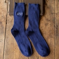 Calze a costine blu scuro da uomo con etichetta ricamata bianca in stile vintage retrò - Taglia unica / Blu viola
