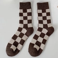 Thick wool checkered crew socks in brown and beige colors with elastic ribbed cuffs - One Size / Brown+White