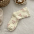 Plush cream thermal socks with pink bow pattern for women's winter indoor comfort - One Size / Big Bow White