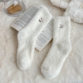 Calcetines blancos afelpados con lindo bordado de cupcake en suave textura de vellón - Talla única / Pastel Color Café