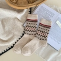 Ζεστές πλεκτές μάλλινες κάλτσες με vintage σχέδιο Fair Isle σε μπεζ και κόκκινο χρώμα - 1 ζευγάρι / Χακί