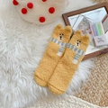 Calze termiche in pile corallo giallo con orecchie da orso 3D e ricamo di peluche - Taglia unica / Giallo zenzero
