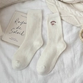 Calcetines de lana blanco crema con lindo bordado de perro de dibujos y letras rojas - Blanco