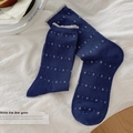 Dunkelblaue Wollsocken mit weißem Rautenmuster und grauen Rüschen am Abschluss - Marineblau