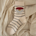 Chaussettes beiges à rayures à la mode avec petite poche et étiquette métallique - Blanc Lait (1 Paire)