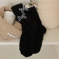 Calze in pile di corallo nero con fiocchi blu e bianchi in uno stile dolce e caldo - Taglia unica / Nero