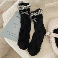 Calcetines gruesos de forro polar coral negro con ribete de cuadros y lazo decorativo - Borde Negro