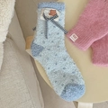 Light blue coral fleece socks with embroidered bear patch and checkered bow decoration - One Size / Blue