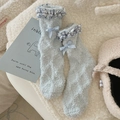 Calcetines de forro polar azul claro con encaje y lazo dulce para el calor invernal - Borde Azul