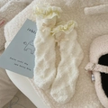 Calze in pile bianco crema con balza a quadretti gialli e fiocco per l'inverno - Bordo Giallo