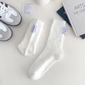 Weiße gerippte Baumwollsocken mit süßem blauem Cartoon-Label und Sweet Life Schriftzug - Weiß