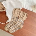 Retro-Karosocken in Camel mit Bubble-Bündchen und schlichtem Markenetikett - Einheitsgröße / Milchkaffee Kariert (Ein Paar)