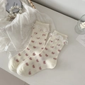 Cremeweiße Socken mit roten Schleifen, Perlen und süßem Spitzenrand im Lolita-Stil - Einheitsgröße / Creme