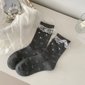 Dunkelgraue Socken mit weißer Spitze, Perlen und Schleifenmuster im süßen Vintage-Stil - Einheitsgröße / Dunkelgrau