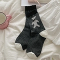 Chaussettes mi-mollet gris foncé avec motif ours 3D et nœuds papillon noirs pour femme - Gris clair