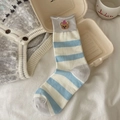 Blau-weiß gestreifte Baumwollsocken mit niedlicher brauner Bärenstickerei für Damen - Bär-Stil