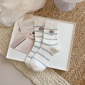 Simpatici calzini bianchi a righe blu con ricamo a forma di orso e scritta Lucky - Taglia unica / Orso a Righe Bianco Blu (Lucky)