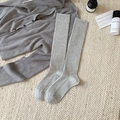Knee-high grey ribbed socks for women, crafted with cotton vertical stripe knit texture - One Size / Light Gray