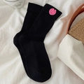 Schwarze Rippstrick-Socken mit rosa Häkelblume am Umschlagbund für Damen im Trend - Schwarz (Rosa Herz)