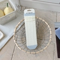 Calcetines de encaje beige con detalles azules, patrón floral calado y lazo - Rayas Verticales Caladas con Patrón Jacquard