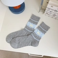 Süße grau-blaue Netzsocken mit Cartoon-Hund und Herzmustern für den Sommer - Einheitsgröße / Grau