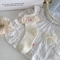 Cremeweiße Baumwollsocken mit elegantem zweilagigem Spitzenbesatz und schickem Strickmuster - Einheitsgröße / Weiß