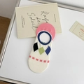 Fantasmini bianchi da donna con tallone rosa e motivo a rombi colorati estivi - Motivo a rombi