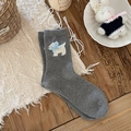 Calze di lana grigio scuro con motivo cane bianco e un dettaglio fiocco azzurro 3D - Taglia unica / Grigio chiaro