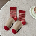 Calze a righe beige e rosse con silhouette a cartone animato e trama a maglia fine - Stile a Righe Sottili Rosse e Nere