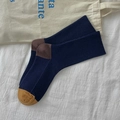 Chaussettes mi-mollet en maille côtelée bleu marine avec talon marron et bout jaune - Taille unique / Bleu Marine (1 Paire)