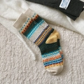 Calze vintage Fair Isle con motivi geometrici colorati in stile etnico retrò - Taglia unica / Bianco Sporco